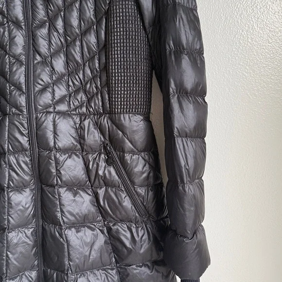 Bernardo Black Quilted Puffer Jacket Thigh Length Cover Butt, Size Medium - Picture 8 of 10